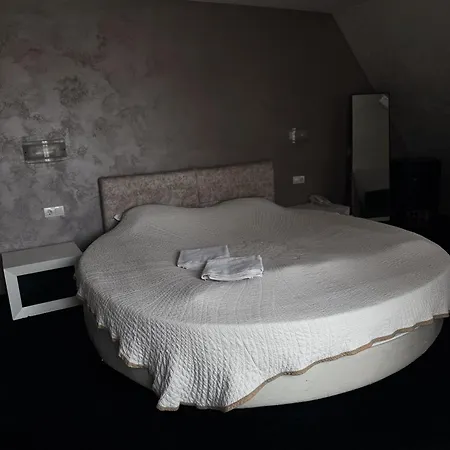 Agusta Hotel, Garden & 3* Велико Търново