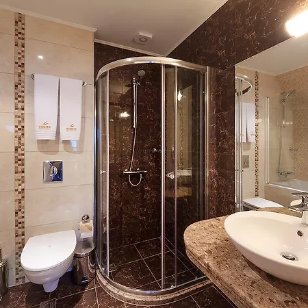 Хотел Agusta Hotel, Garden &