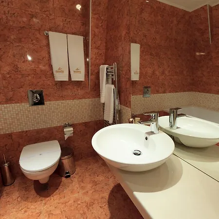 Agusta Hotel, Garden & 3* Велико Търново