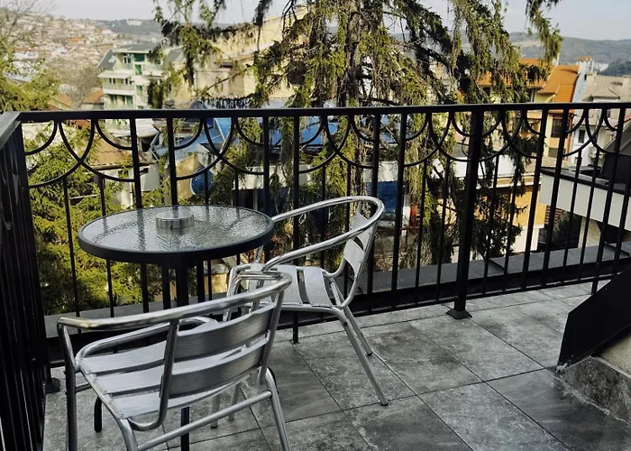 Agusta Hotel, Garden & 3*