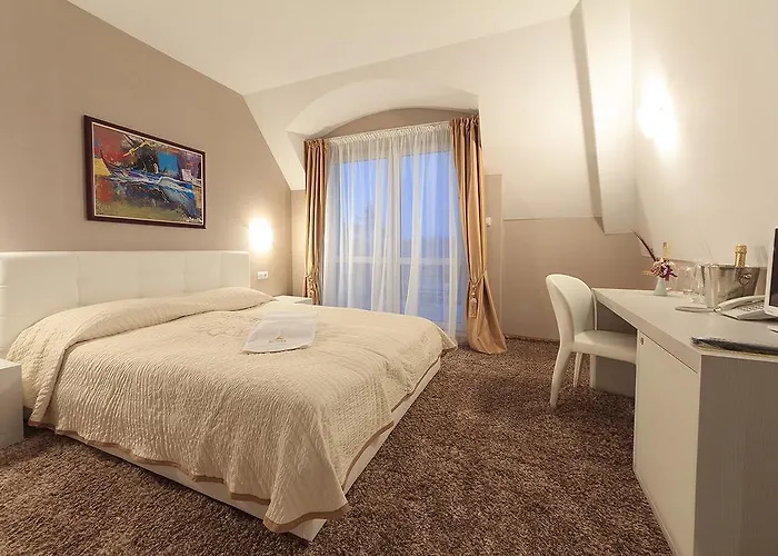 Hotel Agusta Hotel, Garden & 3*